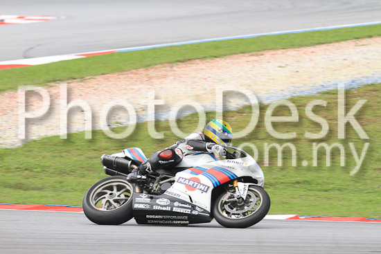 01_101030_00238_RevClub