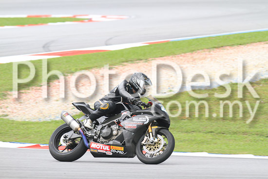 01_101030_00241_RevClub