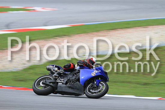 01_101030_00249_RevClub