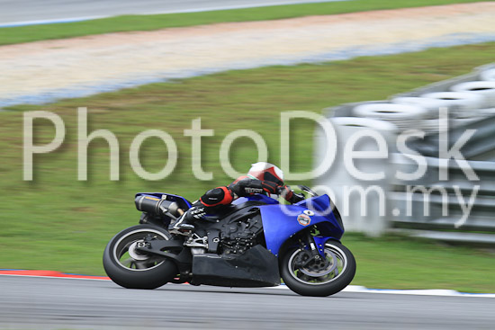 01_101030_00251_RevClub