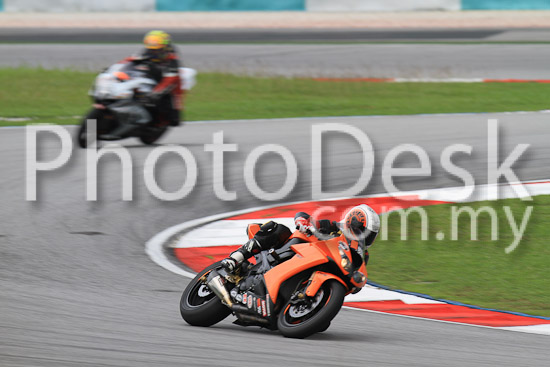 01_101030_00260_RevClub