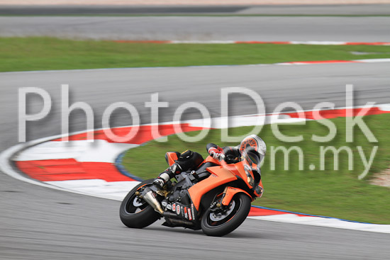 01_101030_00261_RevClub