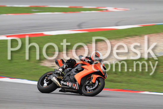 01_101030_00263_RevClub