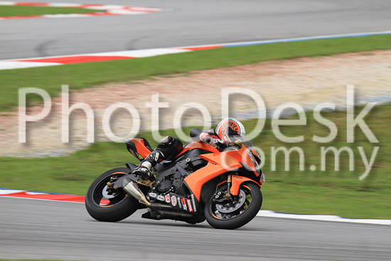 01_101030_00264_RevClub