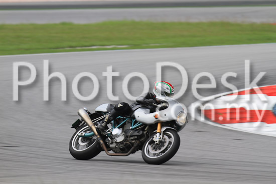 01_101030_00273_RevClub