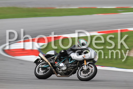 01_101030_00274_RevClub