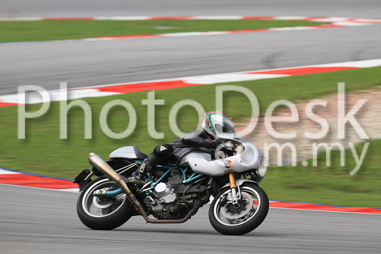 01_101030_00275_RevClub