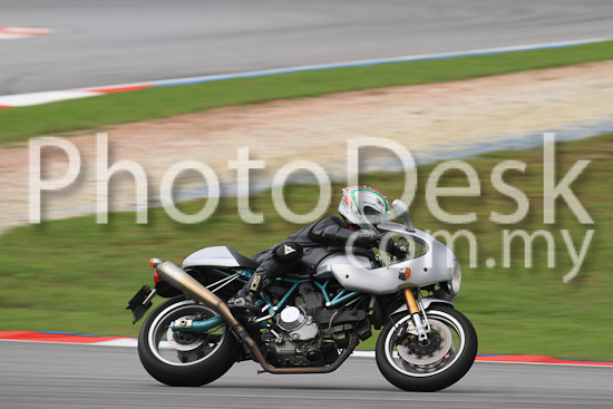 01_101030_00277_RevClub