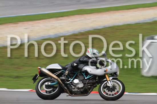 01_101030_00278_RevClub