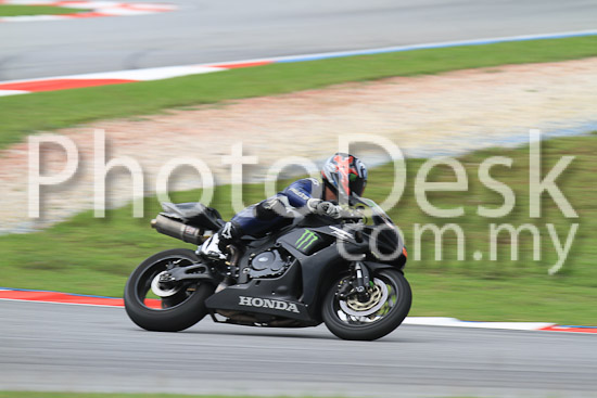 01_101030_00280_RevClub