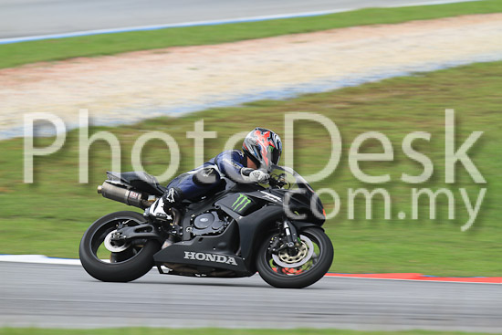 01_101030_00281_RevClub