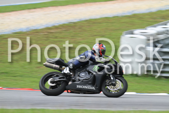 01_101030_00282_RevClub