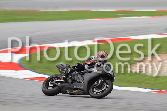 01_101030_00284_RevClub