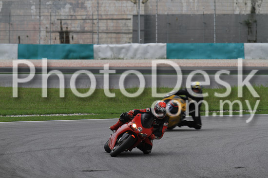 01_101030_00295_RevClub