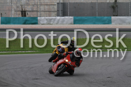 01_101030_00296_RevClub