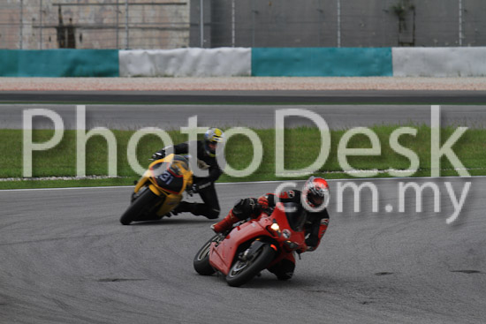 01_101030_00297_RevClub