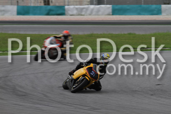 01_101030_00298_RevClub