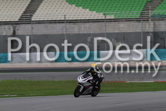 01_101030_00306_RevClub