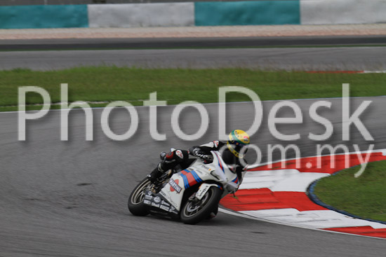 01_101030_00311_RevClub