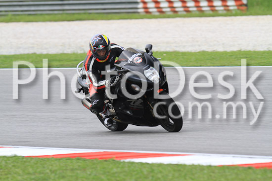 01_101030_00322_RevClub