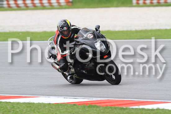 01_101030_00323_RevClub