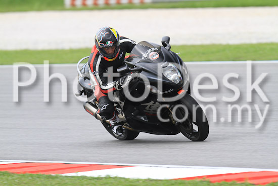 01_101030_00324_RevClub