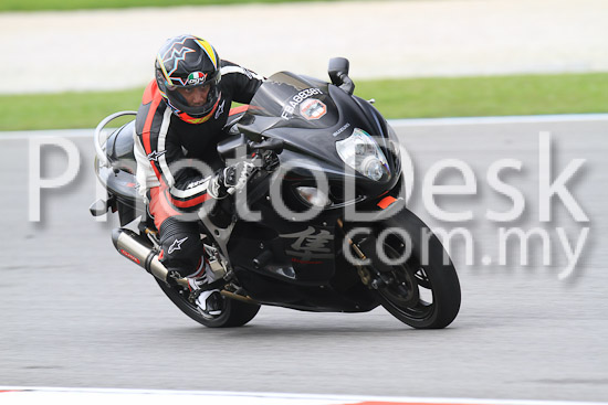 01_101030_00326_RevClub