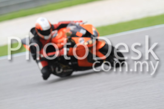 01_101030_00329_RevClub