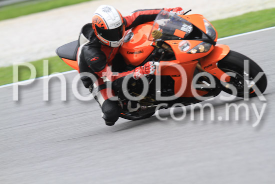 01_101030_00330_RevClub