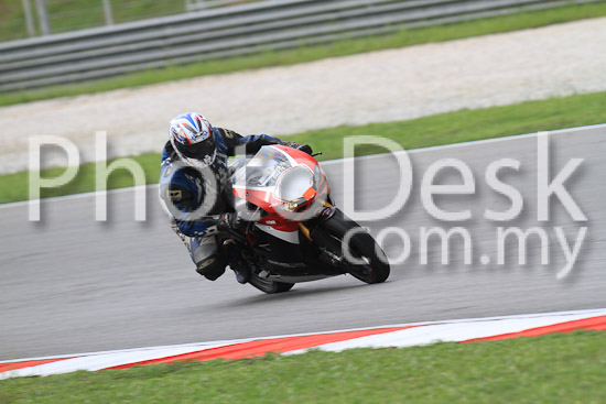 01_101030_00332_RevClub