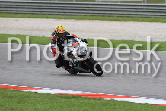 01_101030_00338_RevClub