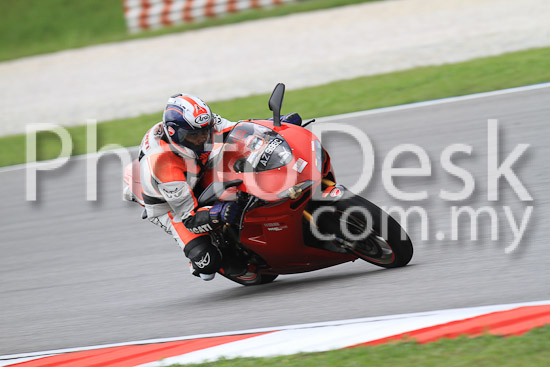 01_101030_00350_RevClub