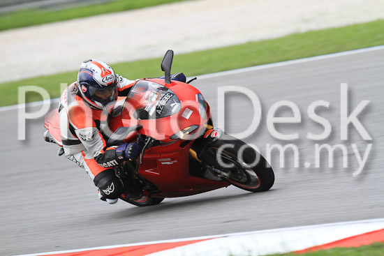 01_101030_00351_RevClub