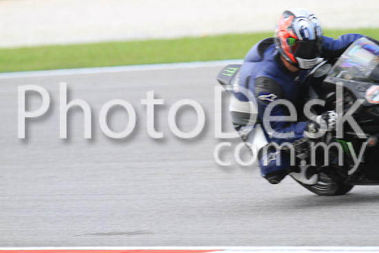 01_101030_00355_RevClub