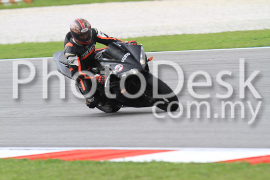 01_101030_00356_RevClub