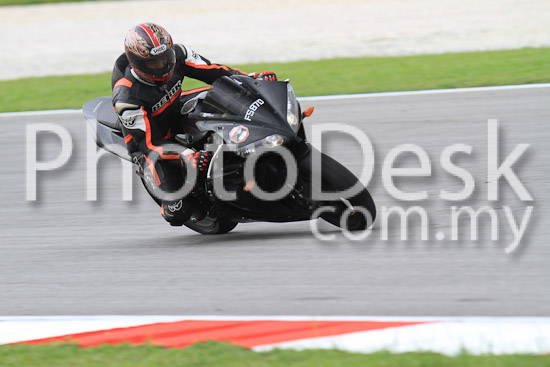 01_101030_00357_RevClub