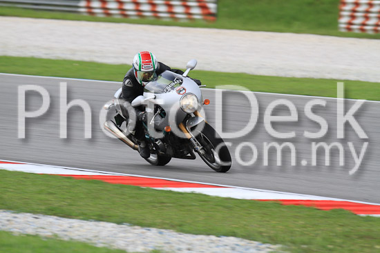 01_101030_00368_RevClub