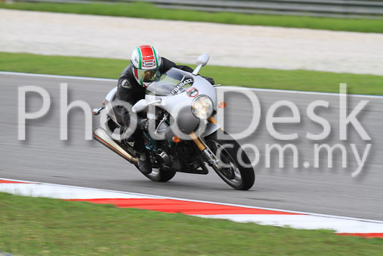 01_101030_00369_RevClub