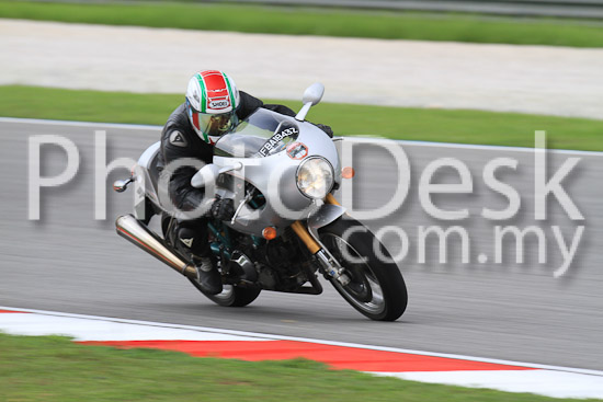 01_101030_00370_RevClub