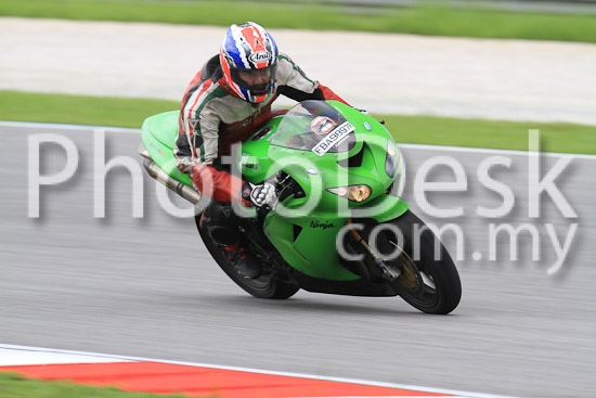 01_101030_00374_RevClub