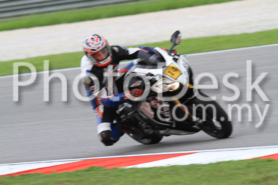 01_101030_00379_RevClub