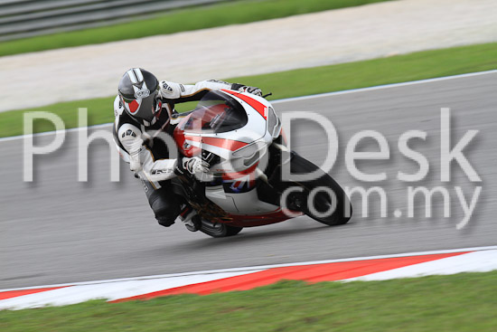 01_101030_00380_RevClub