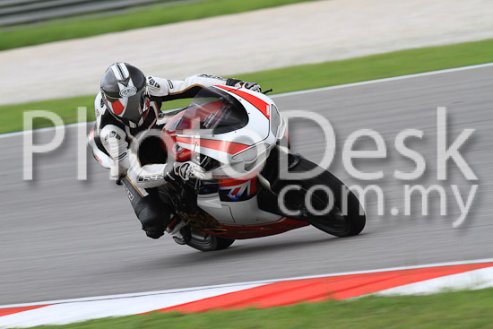 01_101030_00381_RevClub