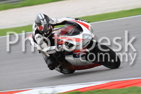 01_101030_00382_RevClub