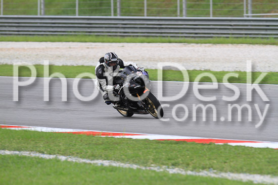 01_101030_00388_RevClub