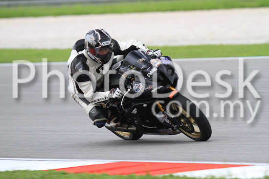 01_101030_00393_RevClub