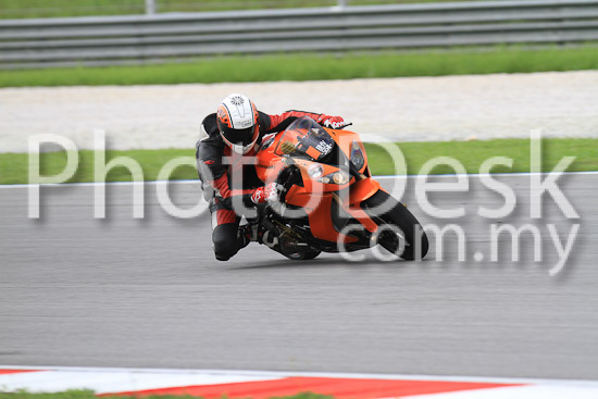 01_101030_00396_RevClub