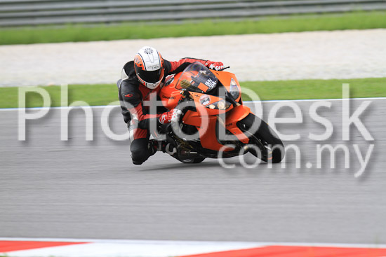 01_101030_00397_RevClub