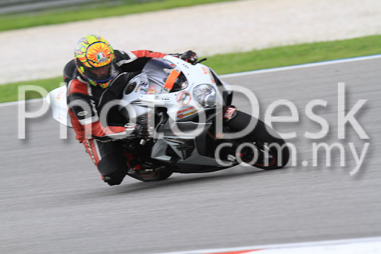 01_101030_00404_RevClub