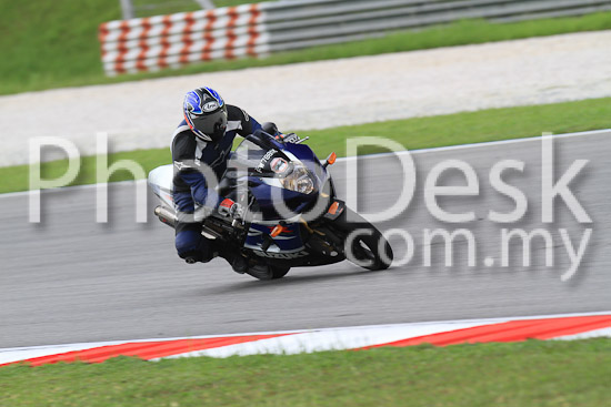 01_101030_00405_RevClub